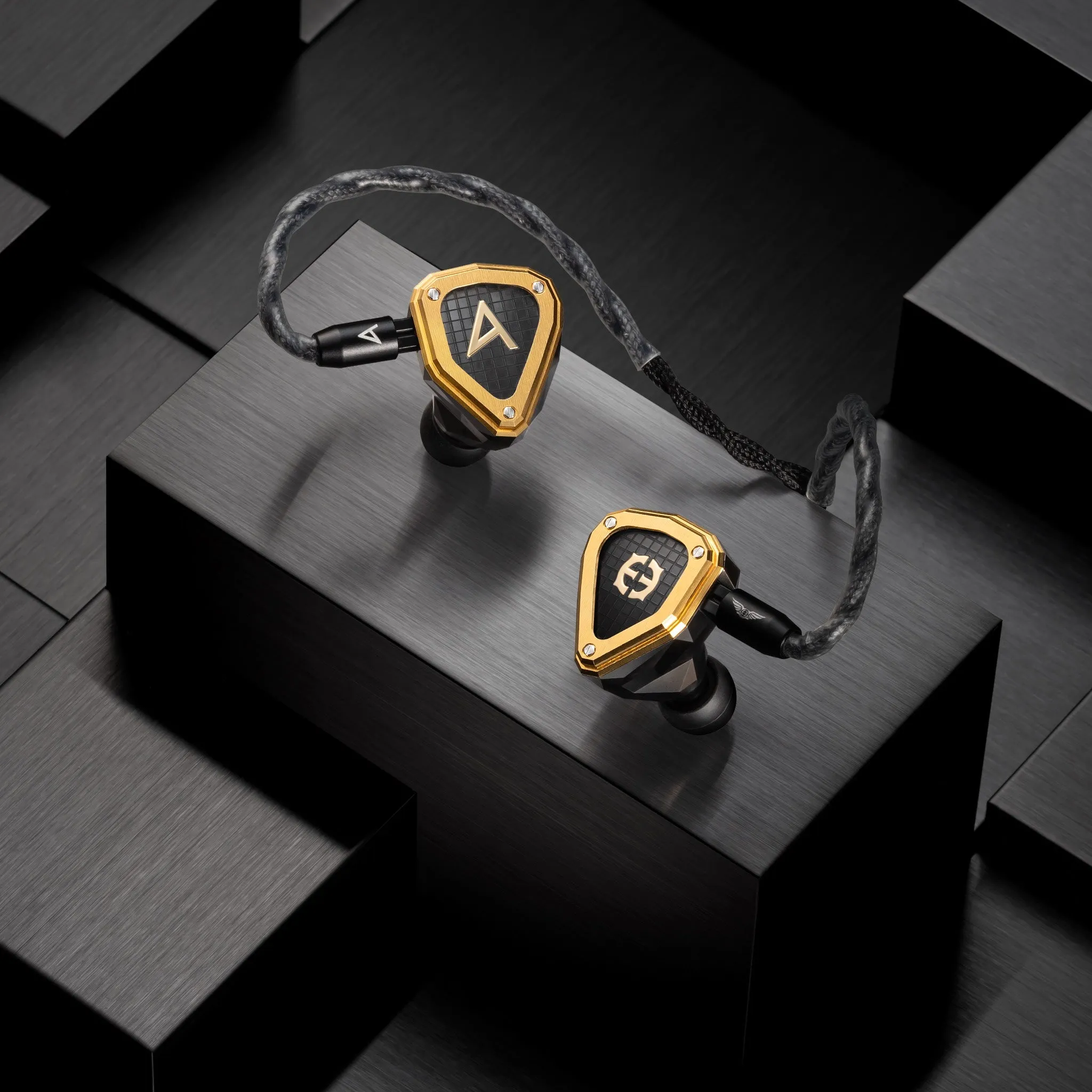 Astell&Kern x Empire Ears Novus | Flagship 13-Driver Quadbrid IEMs