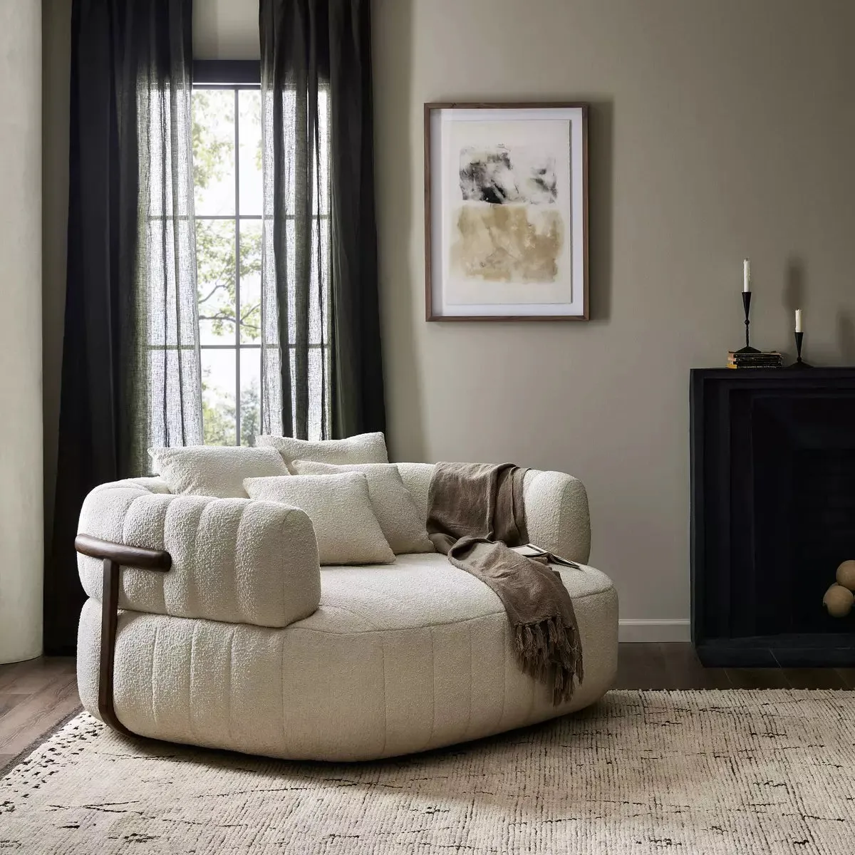 Giovanni Media Lounger