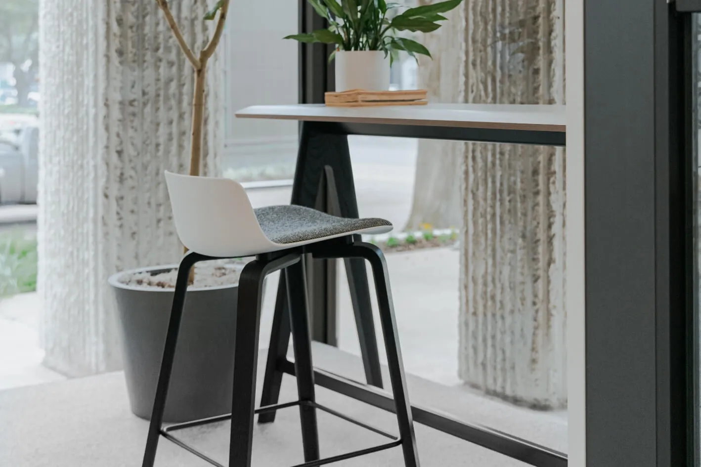 Immerse Ledge Table