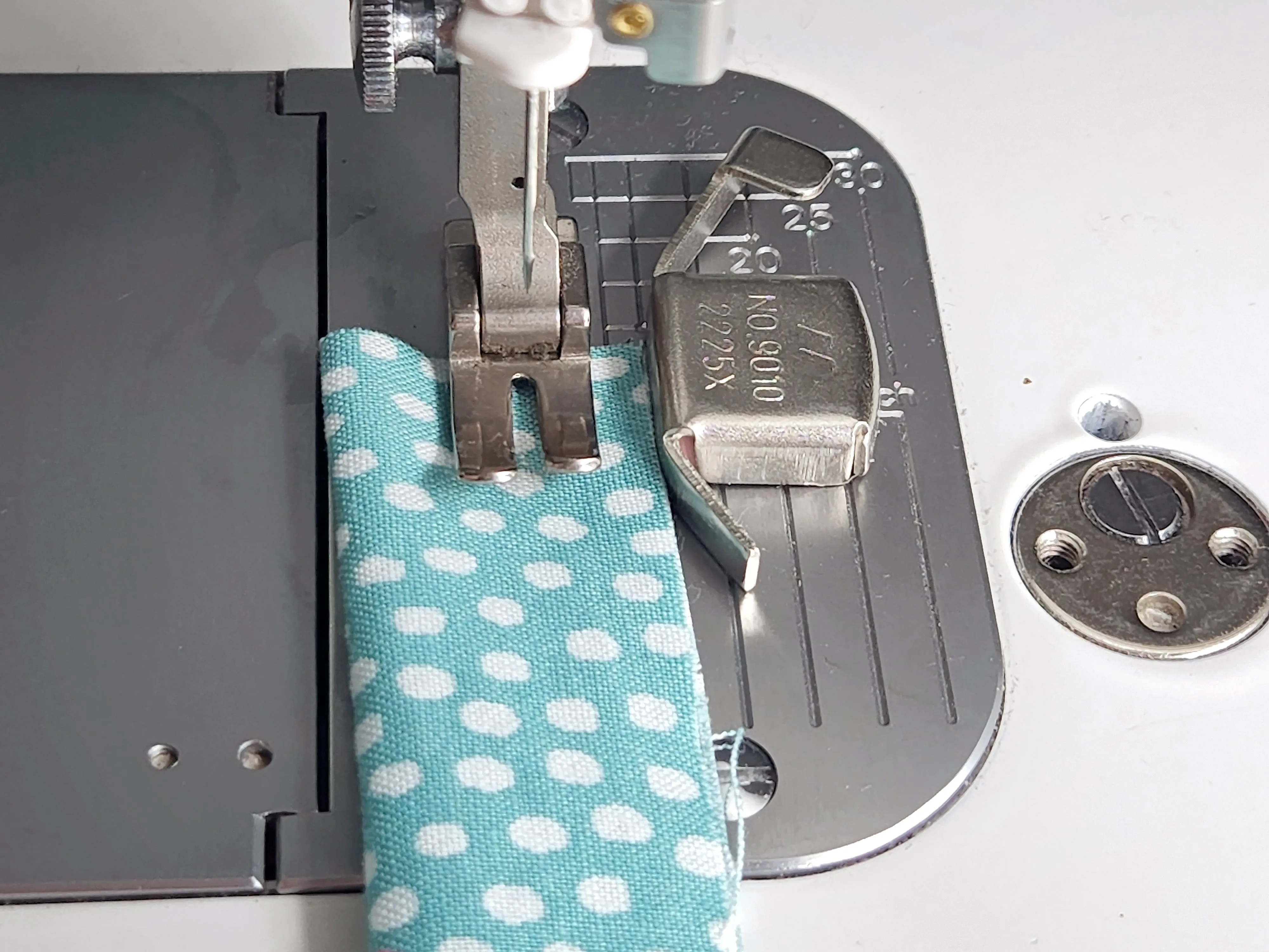 Magnetic Seam Allowance Guide