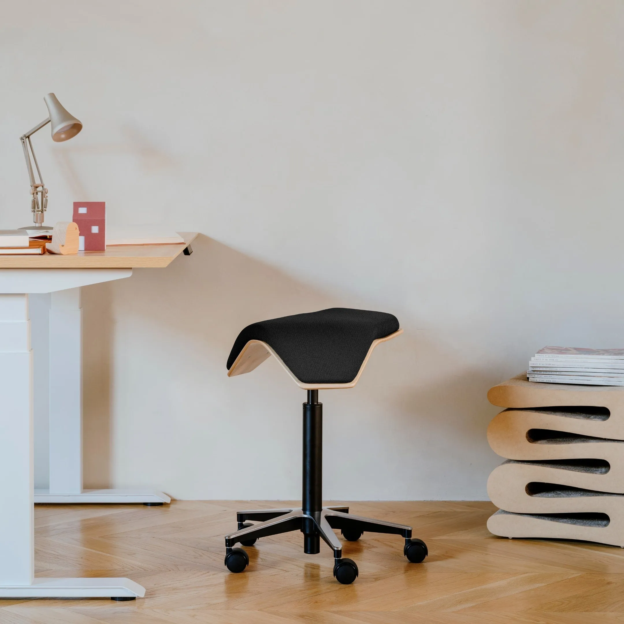 Open Box - Saddle Chair