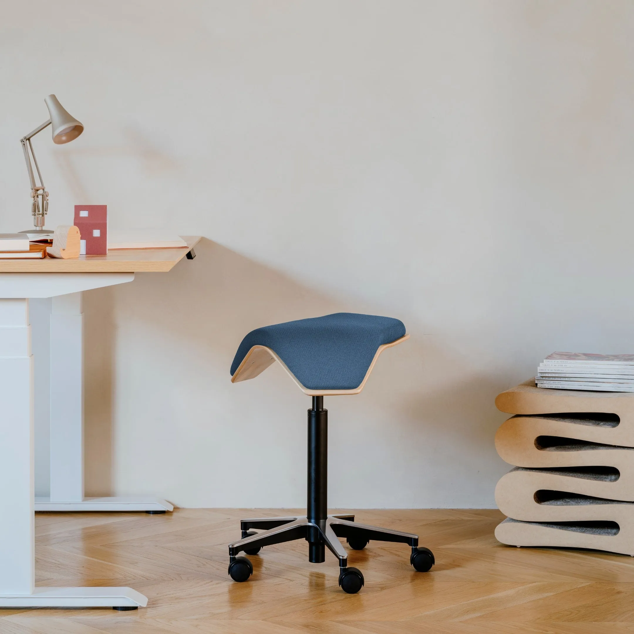 Open Box - Saddle Chair